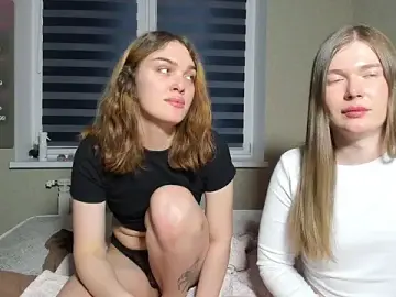 Stripchat Live Sex Cam of stassie_mil