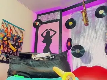 Stripchat Free Porn Cam of _ChanellR_