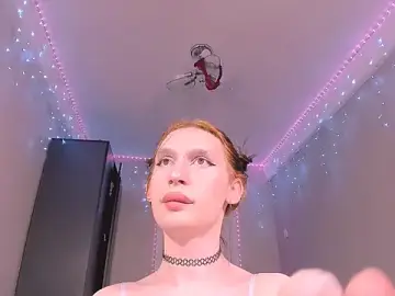 Stripchat Adult Webcam of Mikaella_Nicole
