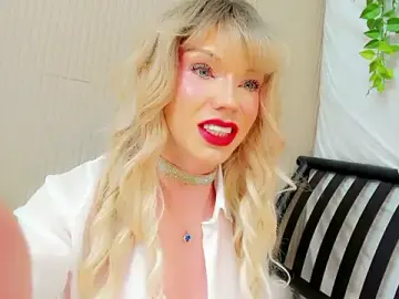 Stripchat Live Sex Cam of Mia_Miss_Sensual