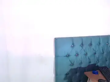 BombomGirl22 from stripchat