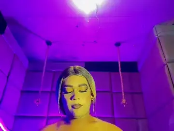 Stripchat Free Porn Cam of Crystal_ShineSt