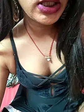 Stripchat Adult Webcam of glitchwaligirl