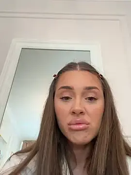 Stripchat Live Sex Cam of Anya-Ray