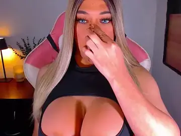 Stripchat Live Sex Cam of SeducingMonica