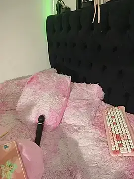 Stripchat Free Porn Cam of KiimKata_xxx