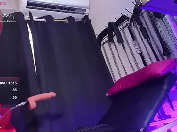 Stripchat Free Porn Cam of VALERIAQUEENTS__