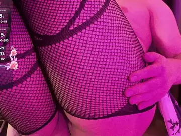 Stripchat Free Porn Cam of Yuri_Stars