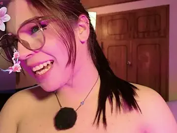 Stripchat Sex Chat of Yuri_Stars