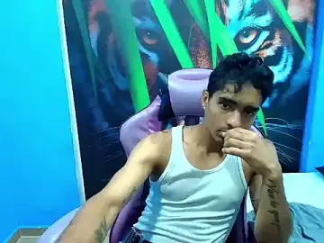 Stripchat Best live sex cam show of Aaron-00