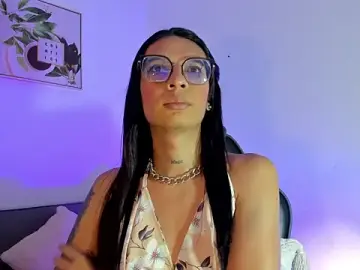 Stripchat Live Sex Cam of Maddie_Ray