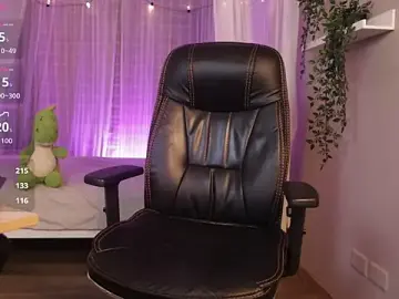 Stripchat Free Porn Cam of Martinaa_Rose