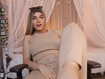Stripchat Live Sex Cam of Martinaa_Rose