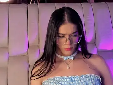 Stripchat Free Porn Cam of Isa_Little_Star