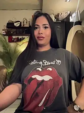 Stripchat Live Sex Cam of BigDominaMia