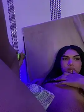 Stripchat Live Sex Cam of VeronicaSaenzx