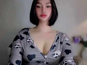 Stripchat Nude Webcam of Anna_HollyDoll