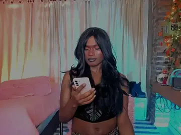 Stripchat Sex Cam of LaGoldenBitch