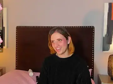 Stripchat Free Live Porn of seraphine_star