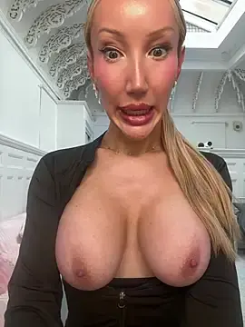 Stripchat Live Sex Cam of Allana29