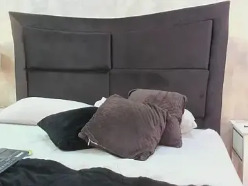 Stripchat Sex Cam of NahomyCarther