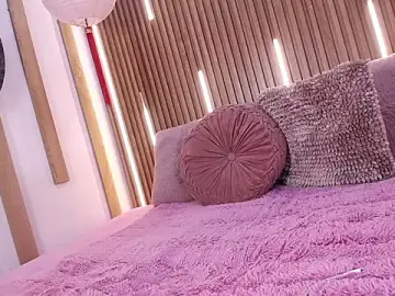 Stripchat Watch Live Sex Cams of Chloe_Lombardi
