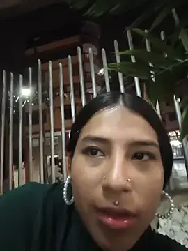 Stripchat Free Porn Cam of SQUIRTKITTY_