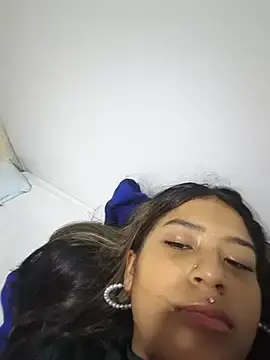 Stripchat Free Porn Cam of SQUIRTKITTY_