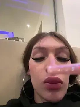 Stripchat Live Sex Cam of lizz_lunna