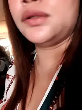 Stripchat Free Live Porn of FinayNewestSensation