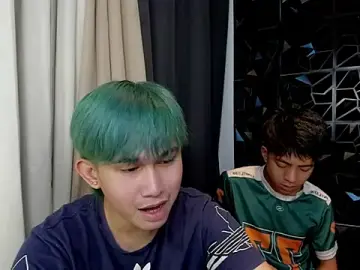 Stripchat Sex Cam of davincihugecock