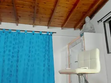 Stripchat Adult Webcam of emily_hornett