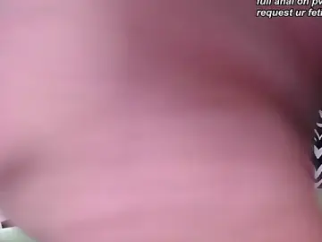 Stripchat Sex Cam of mia_beatles