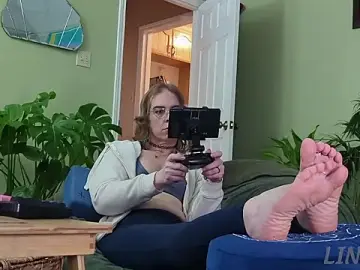 Stripchat Live Sex of Linzy_19