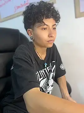 Stripchat Nude Webcam of ian_mathias_