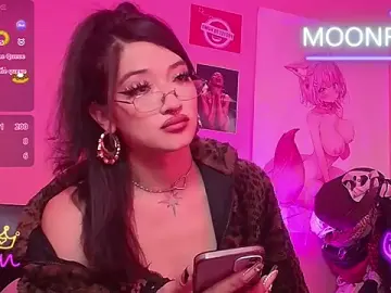 Stripchat Free Porn Cam of moonfiredancer