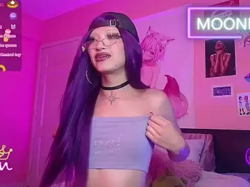 Stripchat Sex Chat of moonfiredancer