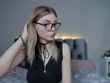 Stripchat Adult Webcam of Blondy_Fina