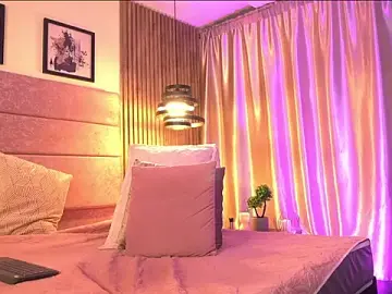 Stripchat Live Sex Cam of Chloe_Cherry21