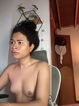 Stripchat Watch Live Sex Cams of GabriSaenz