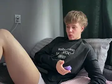Stripchat Adult Webcam of olivertasty