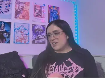Stripchat Free Porn Cam of snowblack_