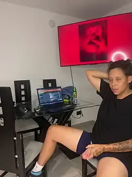 Stripchat Free Porn Cam of Rob_and_lizzy