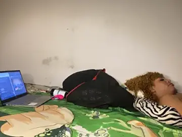 Stripchat Live Sex Cam of Iam_FernandaH