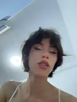 Stripchat Live Sex Cam of Carlita_cute