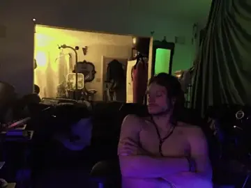 Stripchat Free Porn Cam of MasterDaddyCool