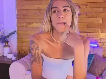 Stripchat Live Sex Cam of megan_lenon