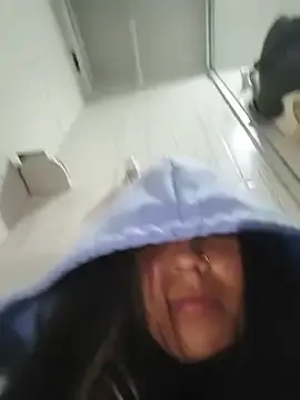 SQUIIRTSAMII from stripchat