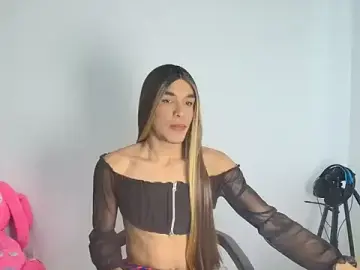 Stripchat Live Sex Cam of DollsKiara