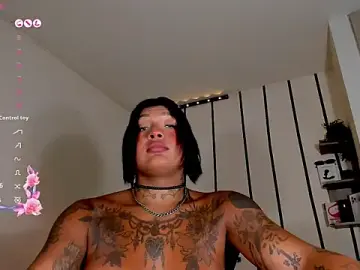 Stripchat Sex Cam of IsabellBigtitsxx